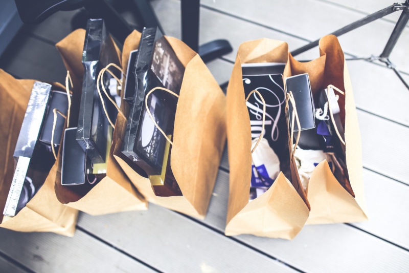 ecommerce-THIERY-min_shop_shopping_bags_gift_brown_blank_market_product-722676